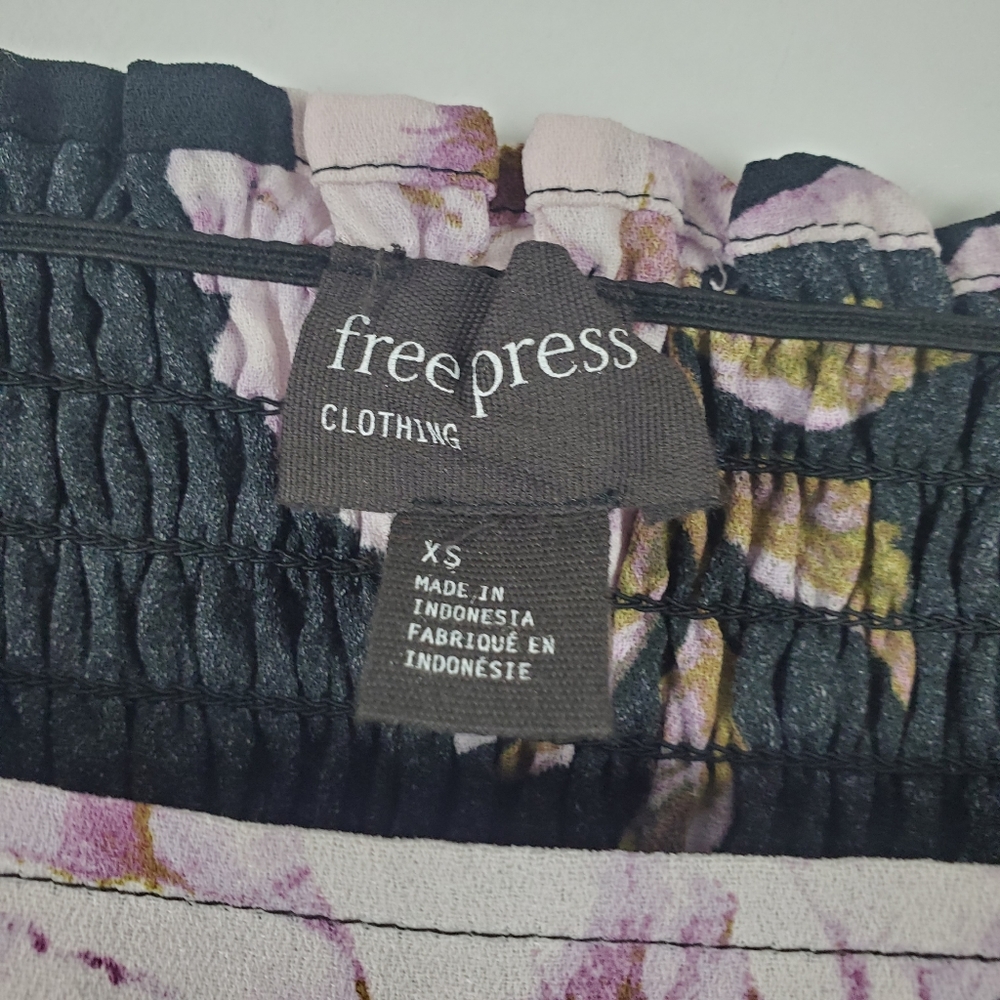 Free Press NWT floral top square neck, smocked, XS - Picture 8 of 8